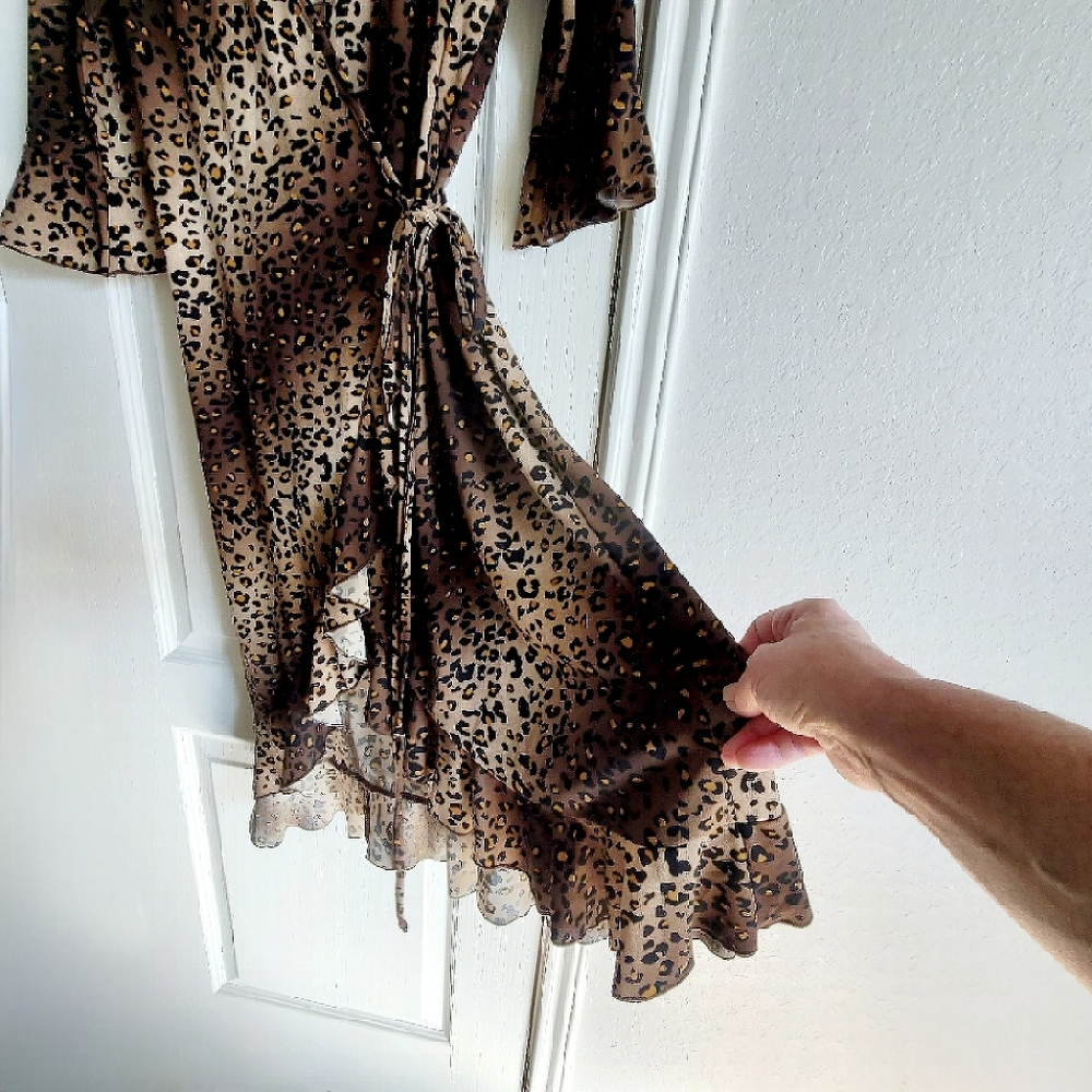 BCBG Paris Leopard Print Wrap 3/4 Bell Sleeves Dress Brown Black Tan L - Picture 4 of 15